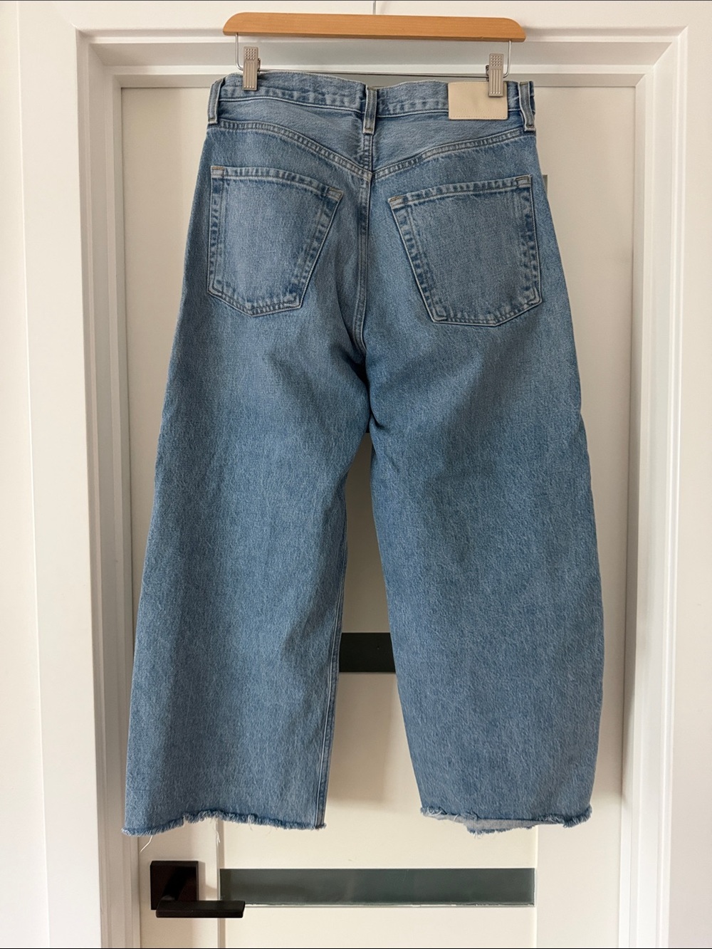 Citizens Of Humanity Ayla raw hem Cropped Wide-Leg Jeans - Picture 2 of 5